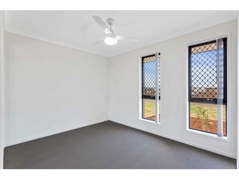 102 Magpie Drive, Cambooya QLD 4358