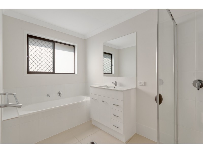 102 Magpie Drive, Cambooya QLD 4358