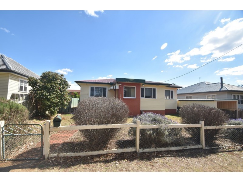 37 Gladstone Street, Newtown QLD 4350