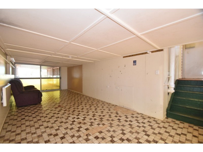37 Gladstone Street, Newtown QLD 4350