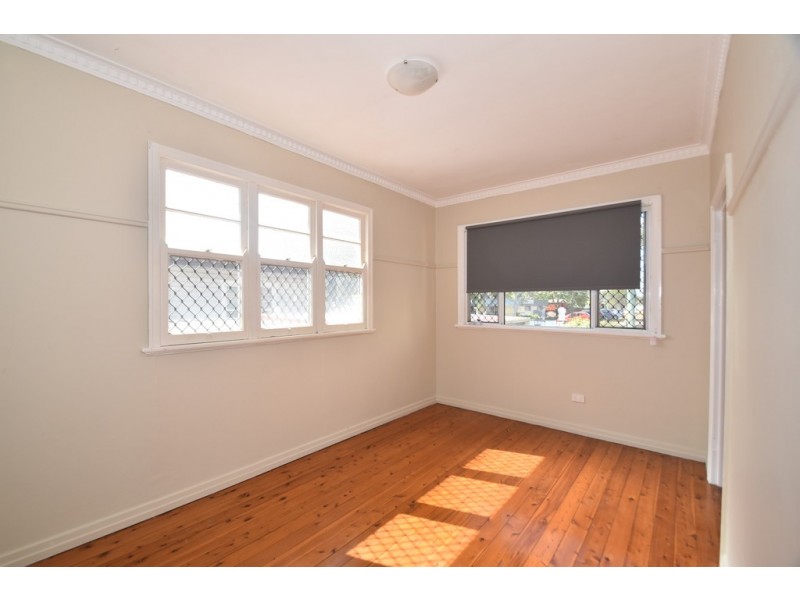 37 Gladstone Street, Newtown QLD 4350