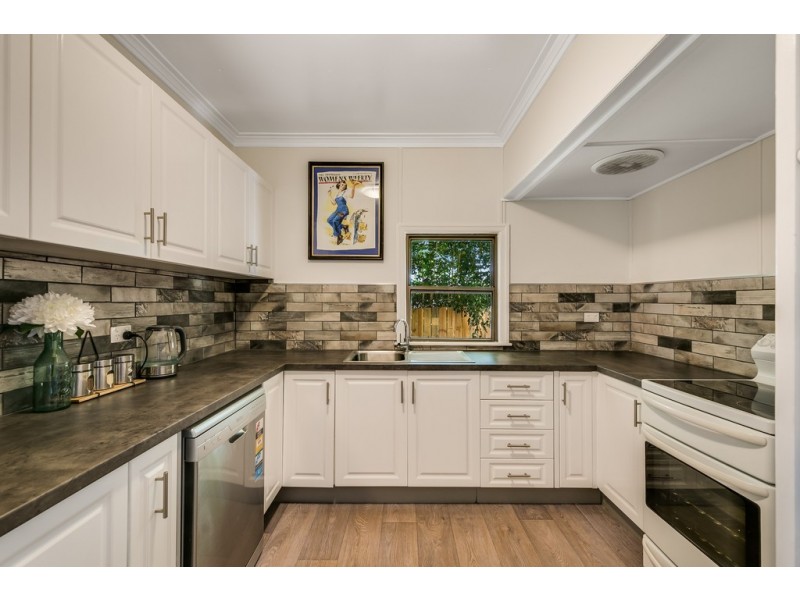 19 Burton Street, Harristown QLD 4350