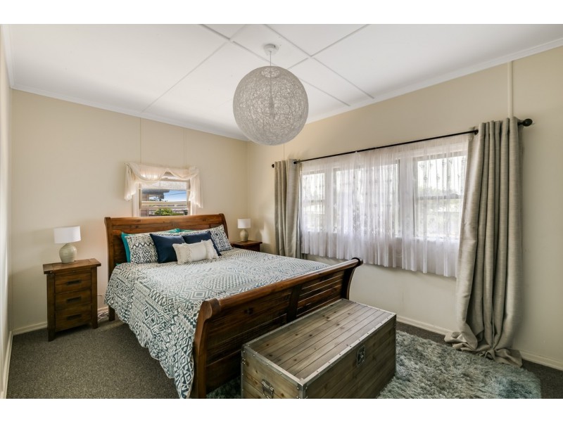 19 Burton Street, Harristown QLD 4350