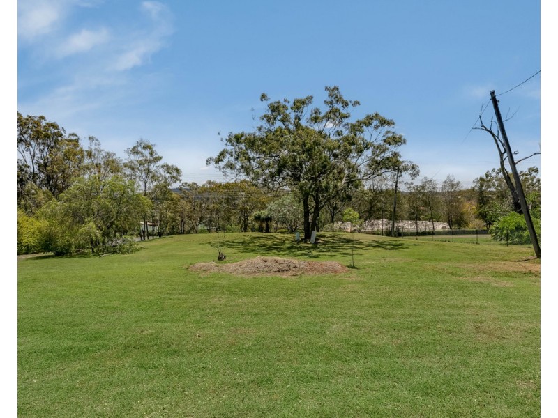 26 Panorama Drive, Glenvale QLD 4350