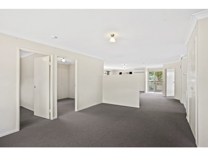 44 Hogg Street, Rockville QLD 4350