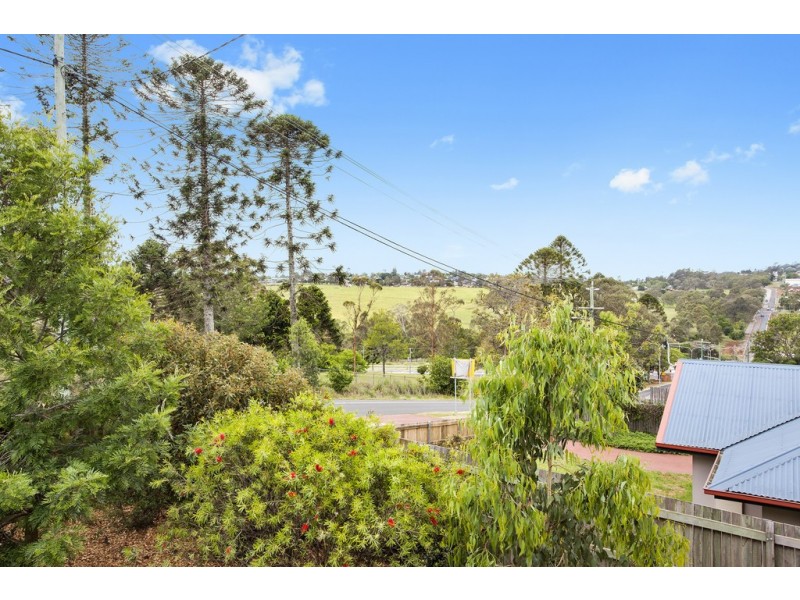 44 Hogg Street, Rockville QLD 4350