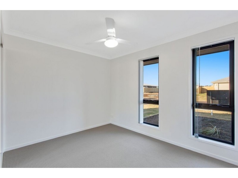 6 Murwillock Street, Cambooya QLD 4358