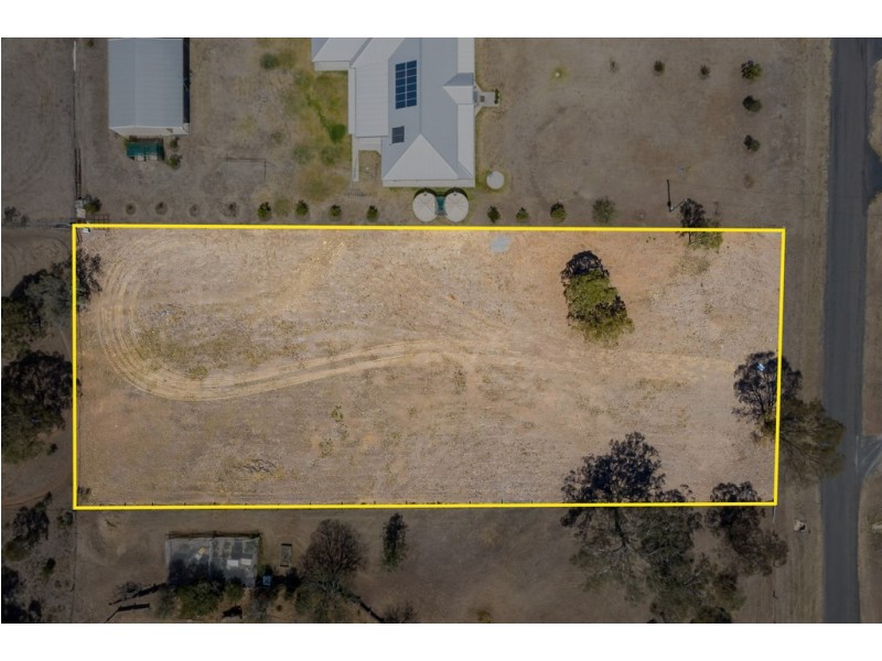 15 Neville Street, Meringandan West QLD 4352