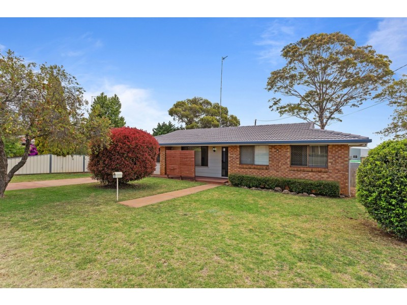 27 Arabian Street, Harristown QLD 4350