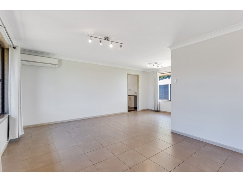 27 Arabian Street, Harristown QLD 4350