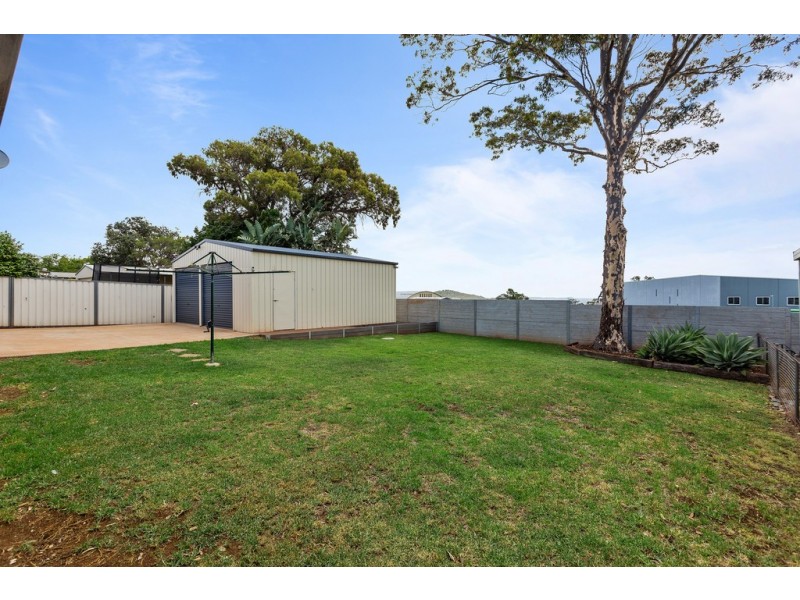 27 Arabian Street, Harristown QLD 4350