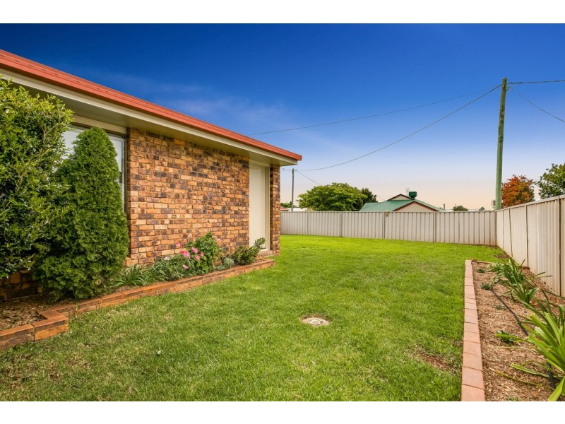 44 Broadfoot Street, Kearneys Spring QLD 4350