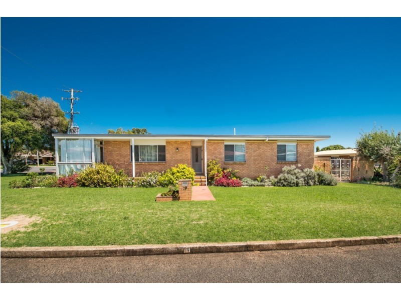 29 Chilla Street, Harristown QLD 4350