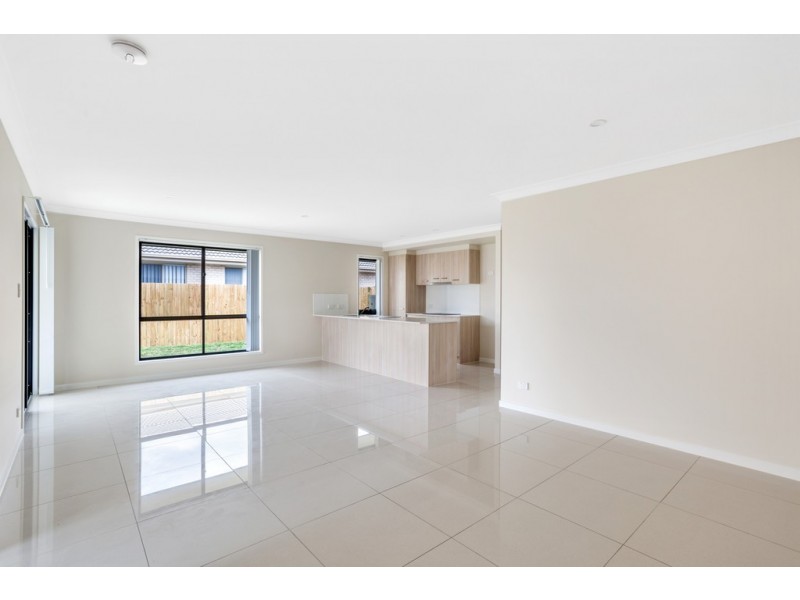 2/20 Karto Street, Cambooya QLD 4358