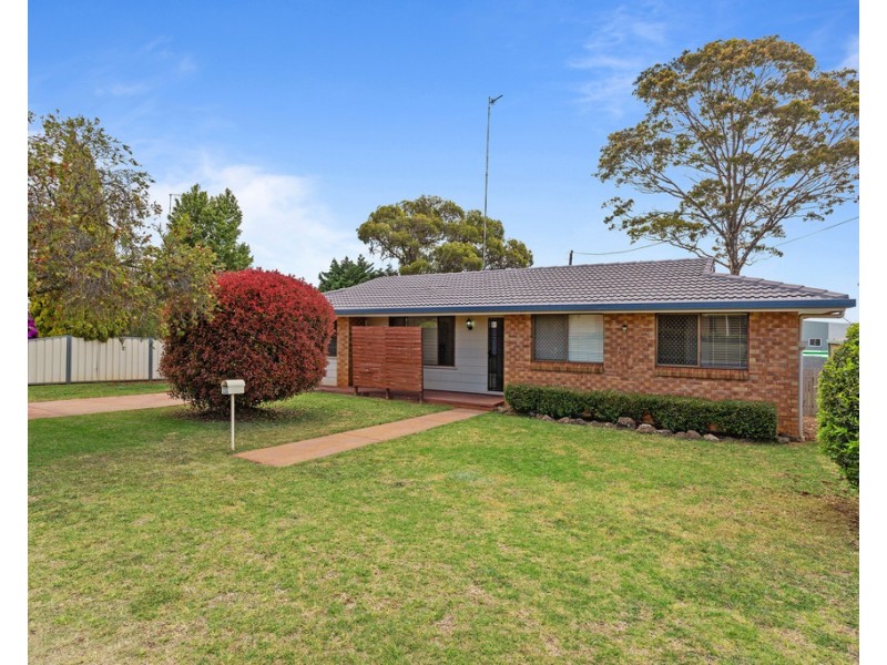 27 Arabian Street, Harristown QLD 4350