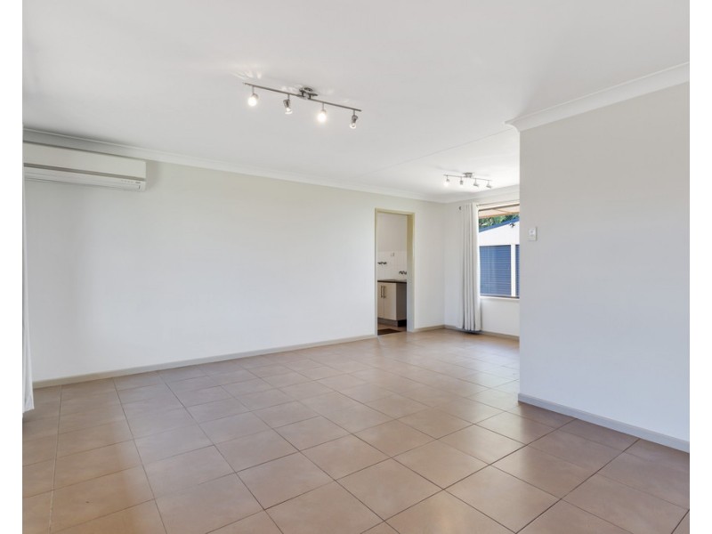 27 Arabian Street, Harristown QLD 4350