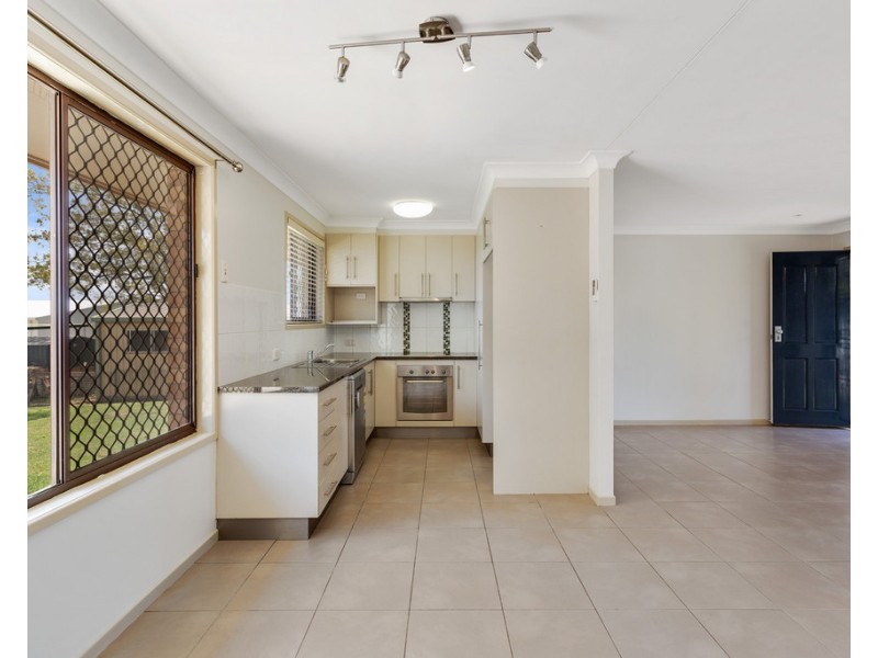 27 Arabian Street, Harristown QLD 4350