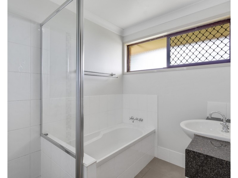 27 Arabian Street, Harristown QLD 4350