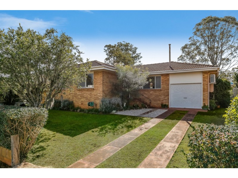 17 Nuss Street, Wilsonton QLD 4350