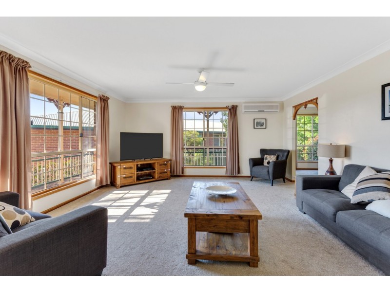 1 Daisy Court, Middle Ridge QLD 4350