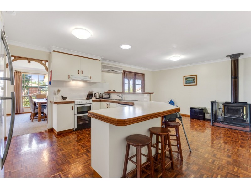 1 Daisy Court, Middle Ridge QLD 4350
