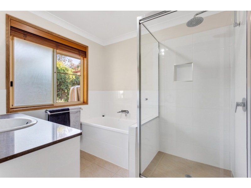 1 Daisy Court, Middle Ridge QLD 4350