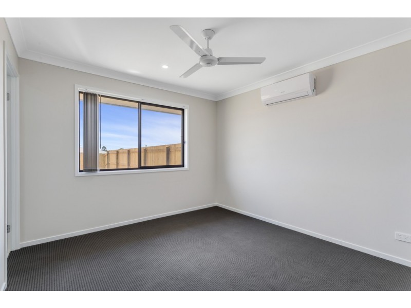 1/27 Myrtleford Crescent, Cambooya QLD 4358