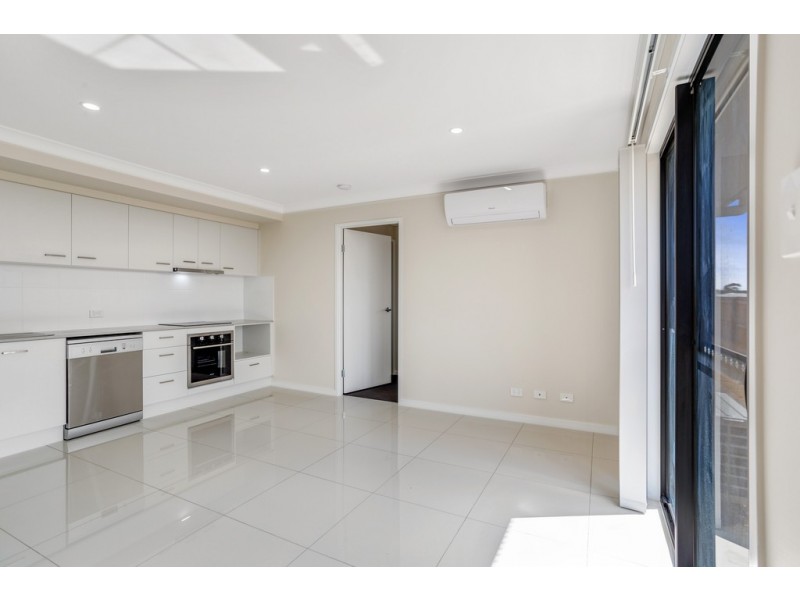 2/27 Myrtleford Crescent, Cambooya QLD 4358