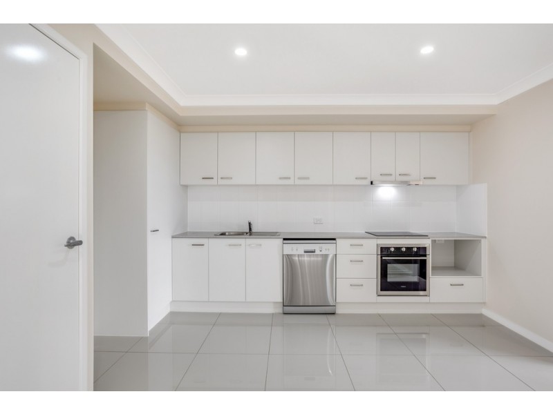 2/27 Myrtleford Crescent, Cambooya QLD 4358