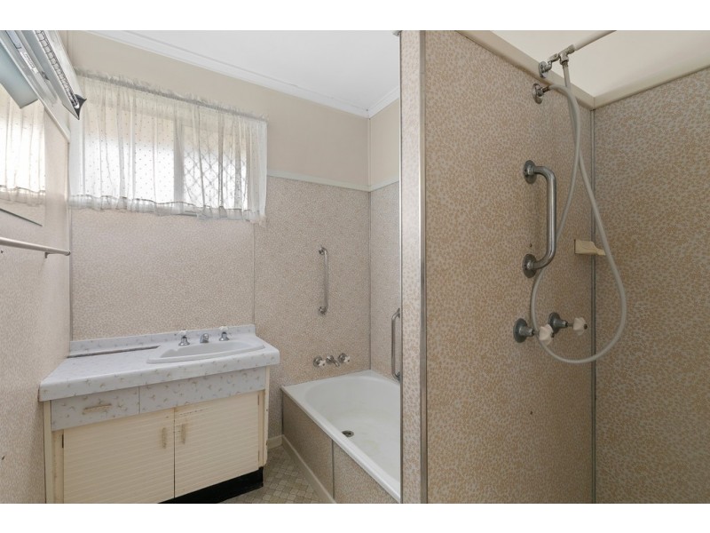 12 Router Street, Wilsonton QLD 4350