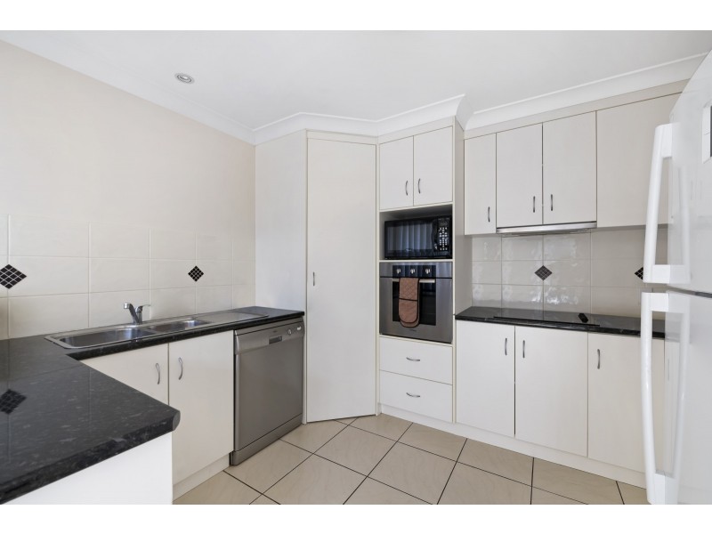 2/10 Devon Street, Newtown QLD 4350