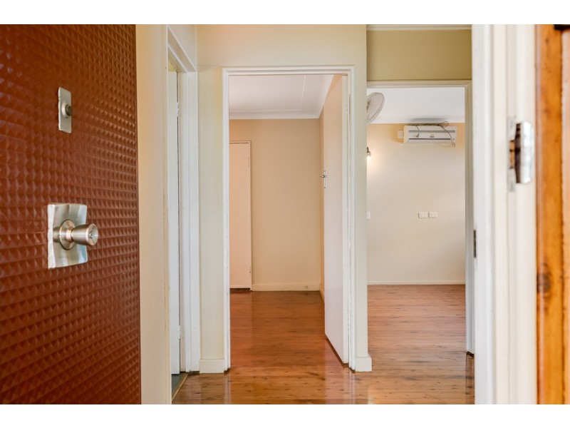 213a Campbell Street, Newtown QLD 4350