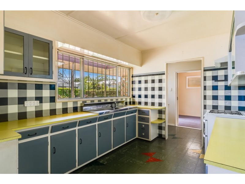 213a Campbell Street, Newtown QLD 4350