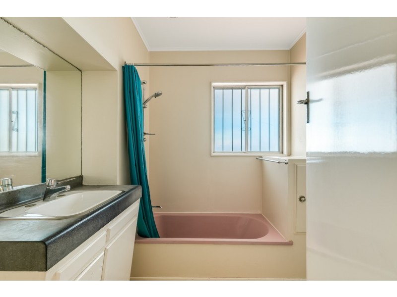 213a Campbell Street, Newtown QLD 4350