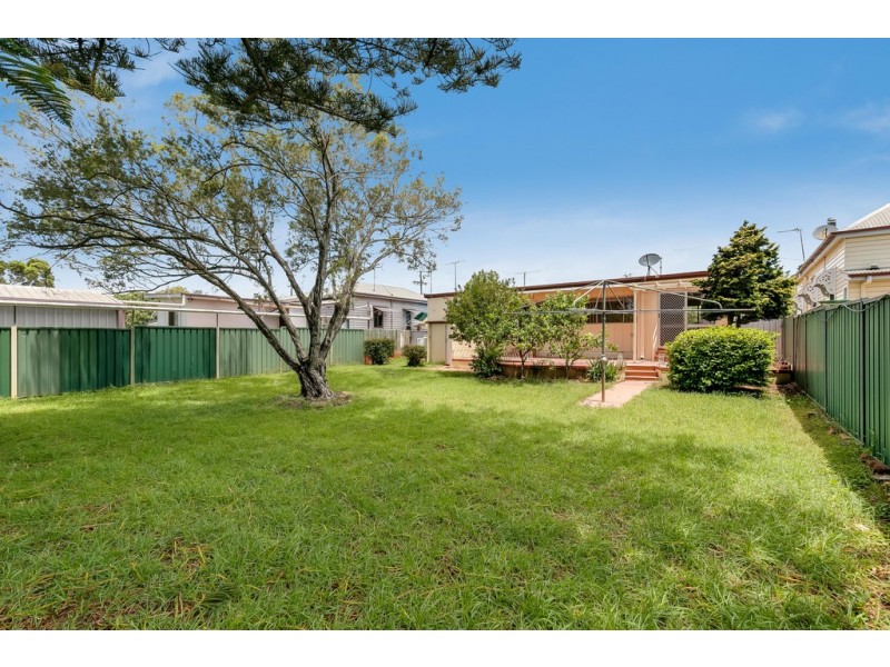 213a Campbell Street, Newtown QLD 4350