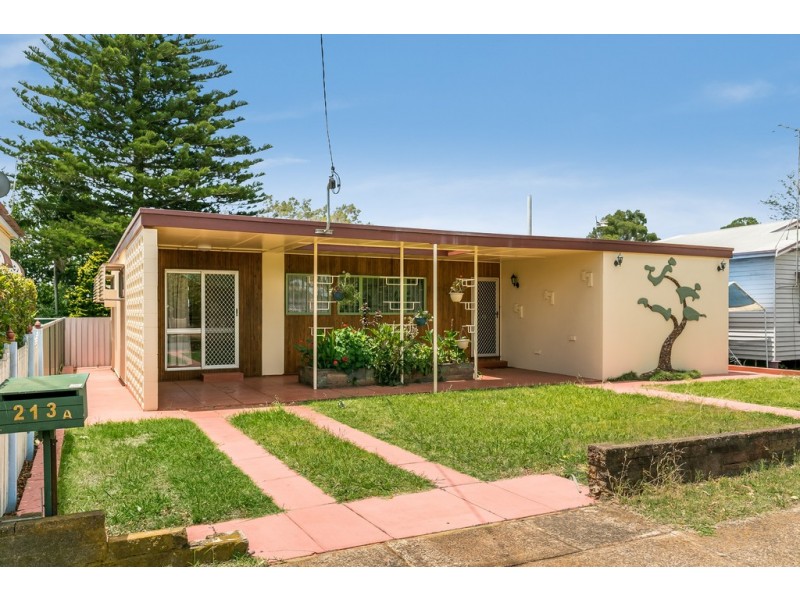 213a Campbell Street, Newtown QLD 4350
