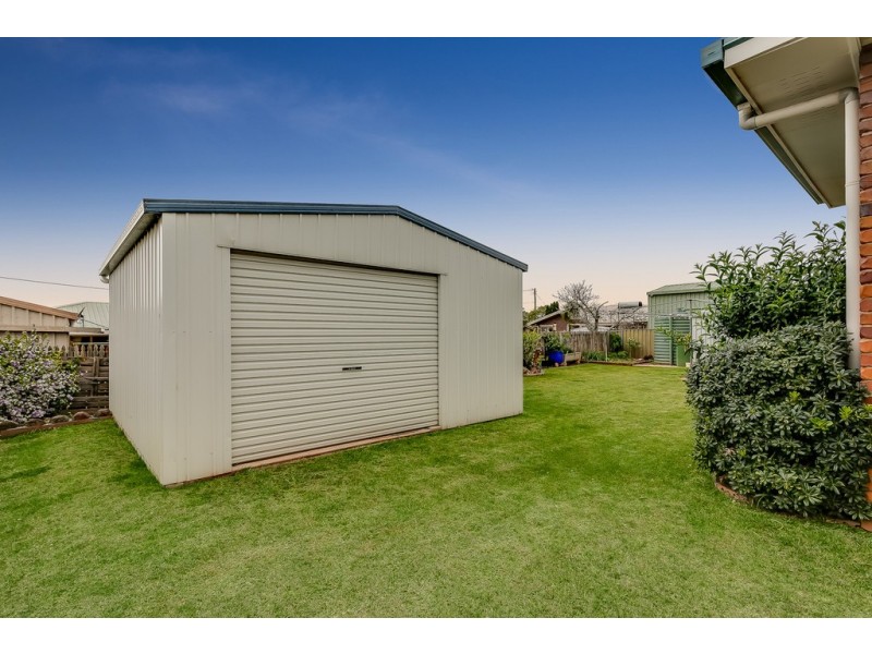 10 Smythe Street, Kearneys Spring QLD 4350