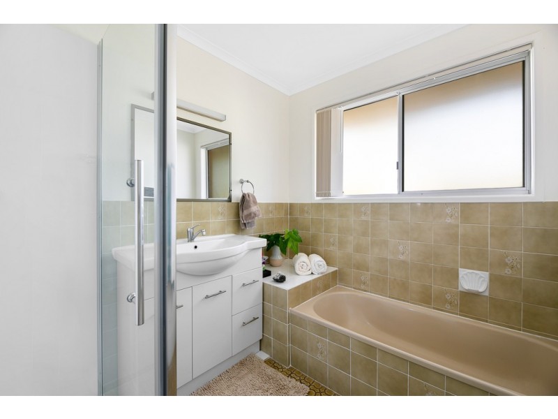 62 Eton Street, Cambooya QLD 4358