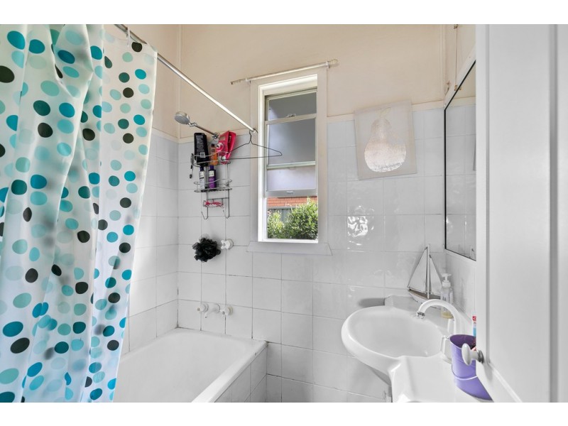 21 Priest Street, Rockville QLD 4350