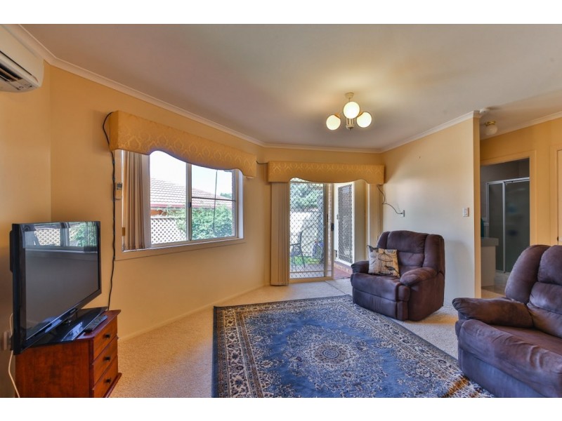 Villa 33 Glenfield Court, Middle Ridge QLD 4350