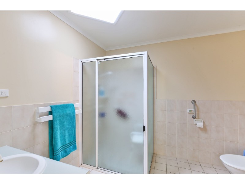 Villa 33 Glenfield Court, Middle Ridge QLD 4350