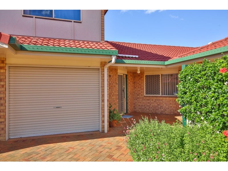 Villa 33 Glenfield Court, Middle Ridge QLD 4350