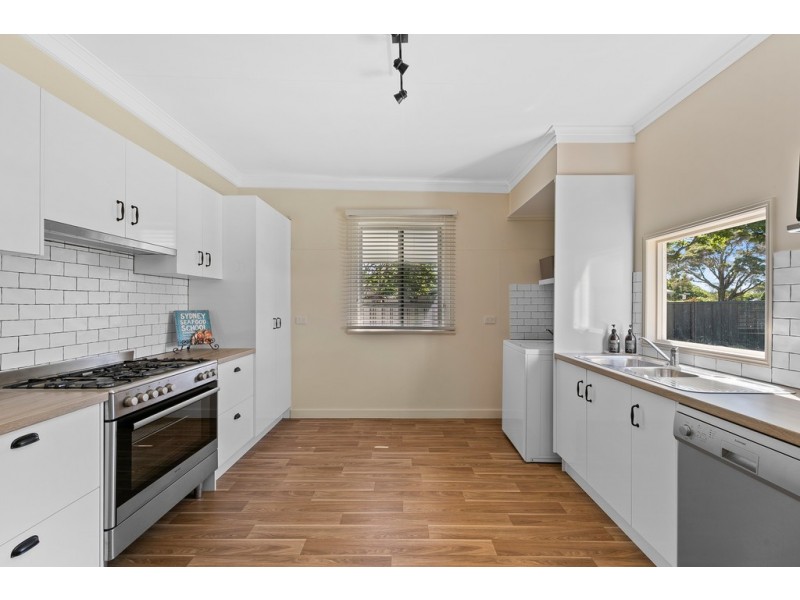 43 Anzac Avenue, Newtown QLD 4350