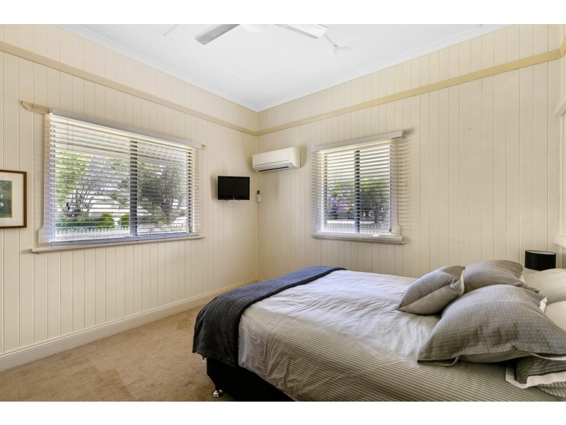 43 Anzac Avenue, Newtown QLD 4350