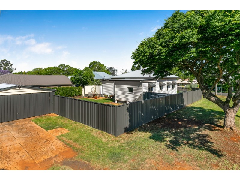 43 Anzac Avenue, Newtown QLD 4350