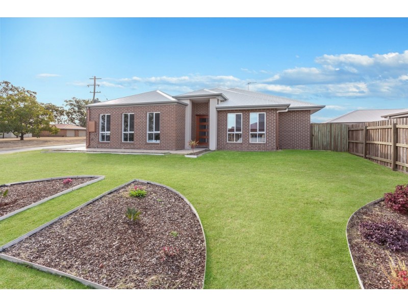 75 Barlow Street, Cranley QLD 4350