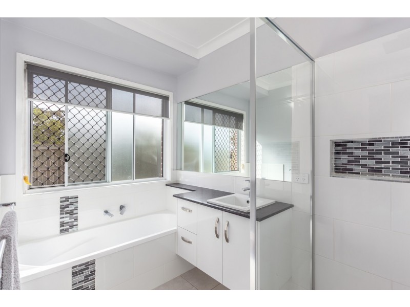 75 Barlow Street, Cranley QLD 4350
