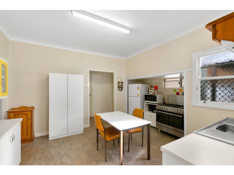 11 Mirle Street, Newtown QLD 4350