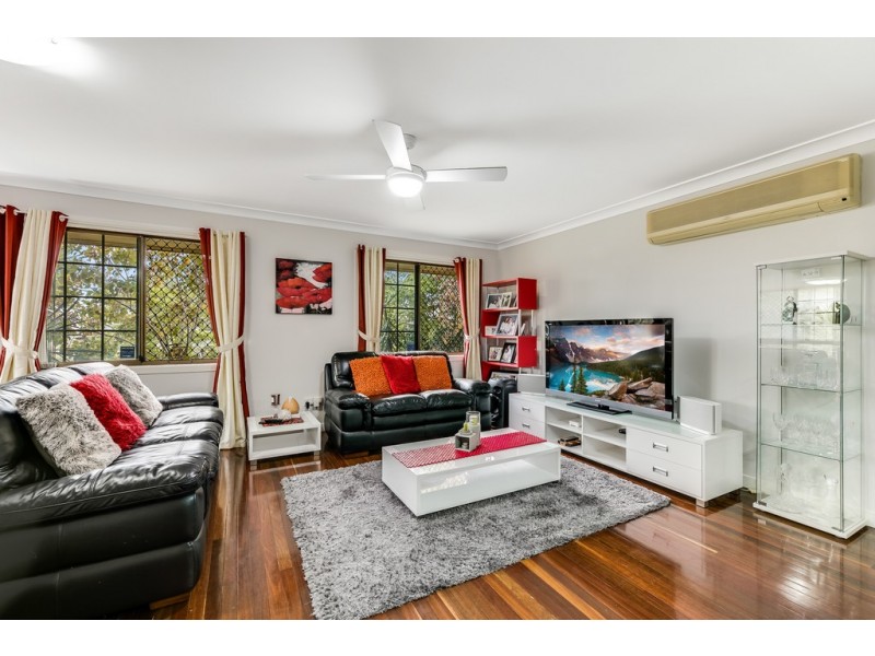 25 Welcombe Avenue, Rockville QLD 4350