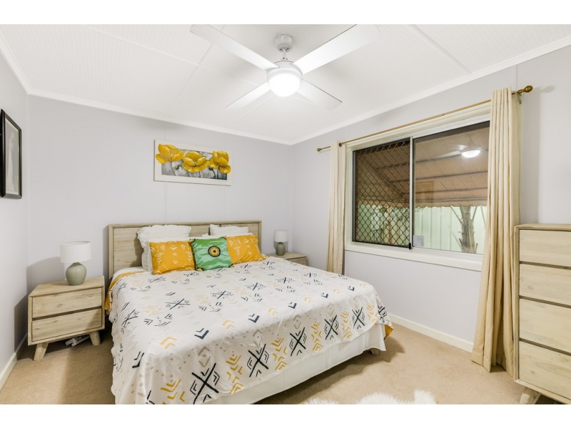 25 Welcombe Avenue, Rockville QLD 4350